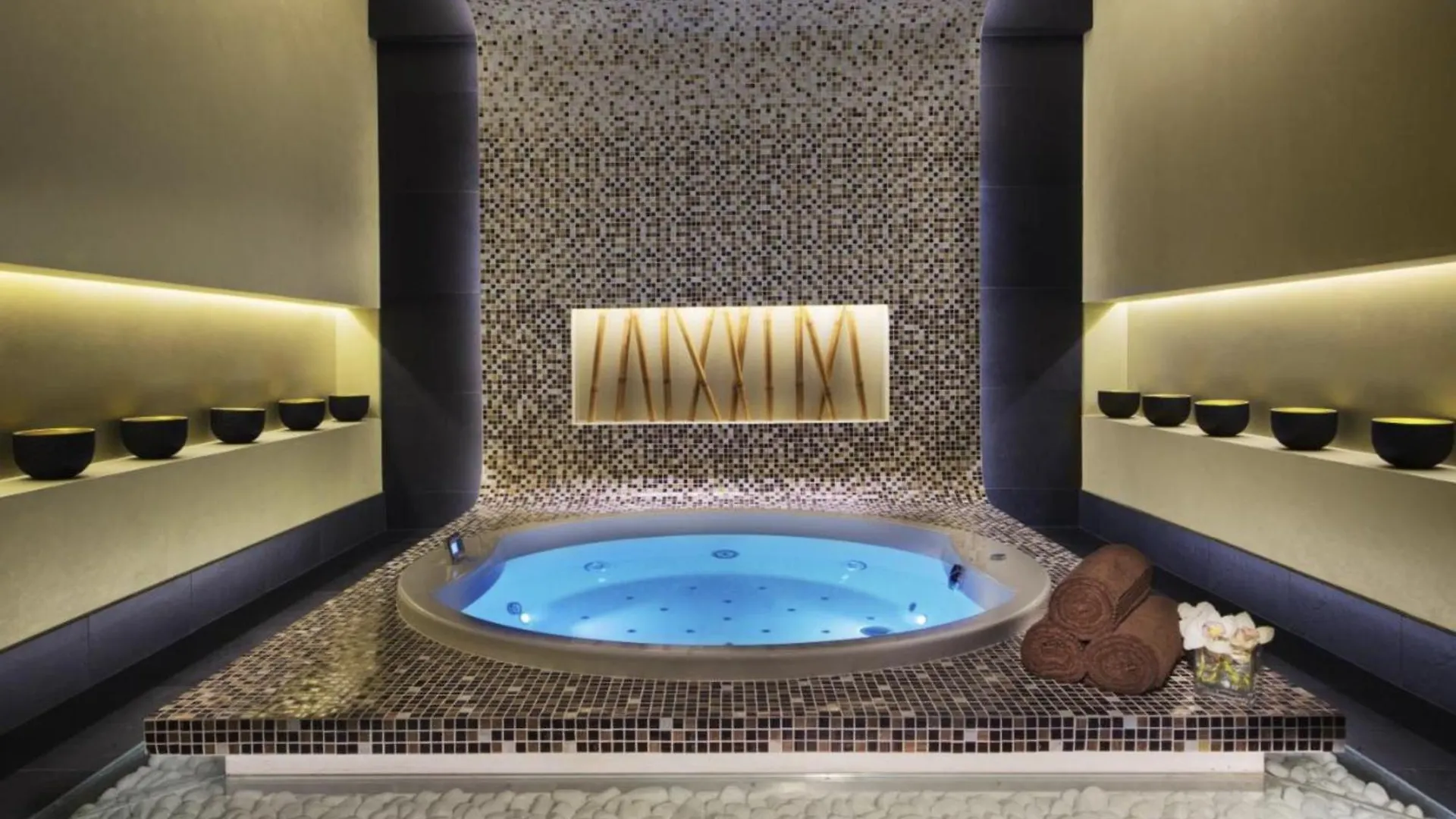 Next'House - Downtown Views Host Hostel Dubai