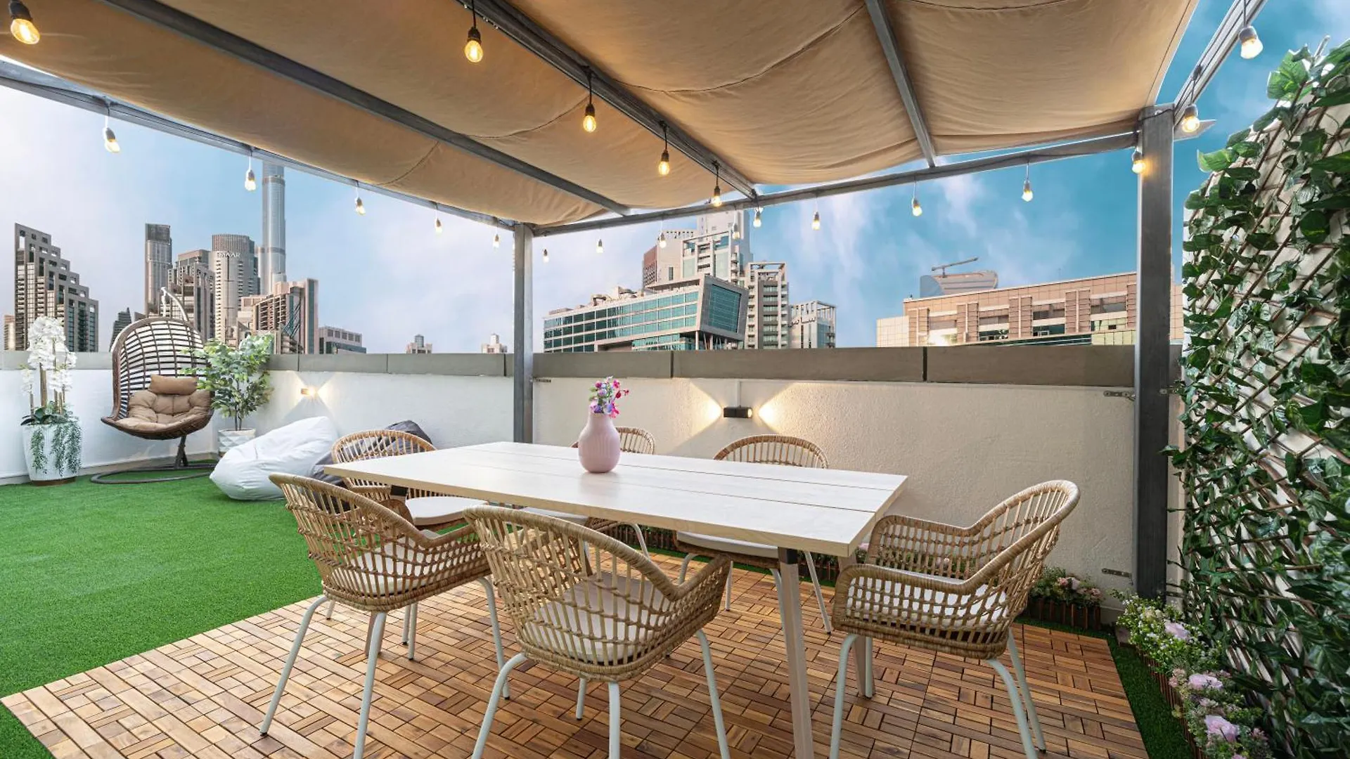Next'House - Downtown Views Host Hostel Dubai United Arab Emirates