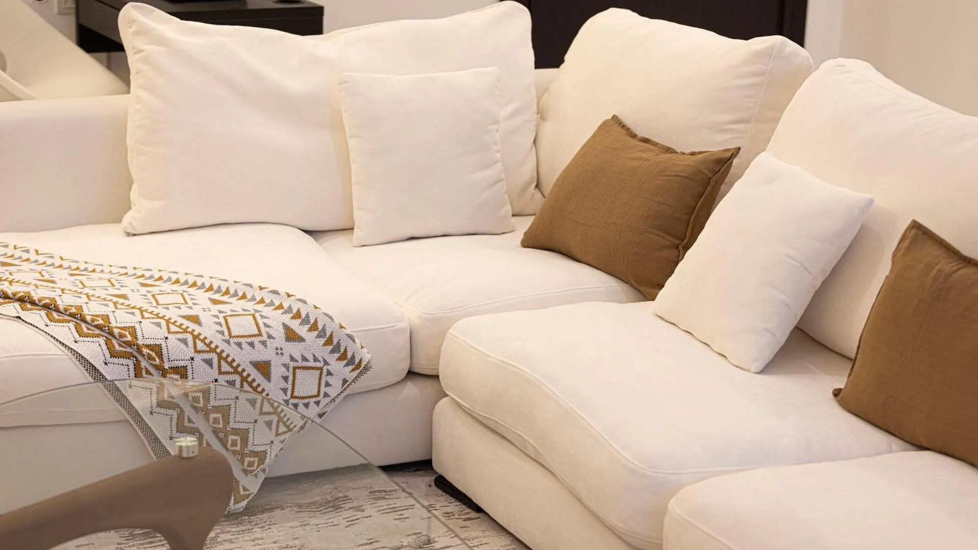 Next'House - Downtown Views Host Hostel Dubai United Arab Emirates