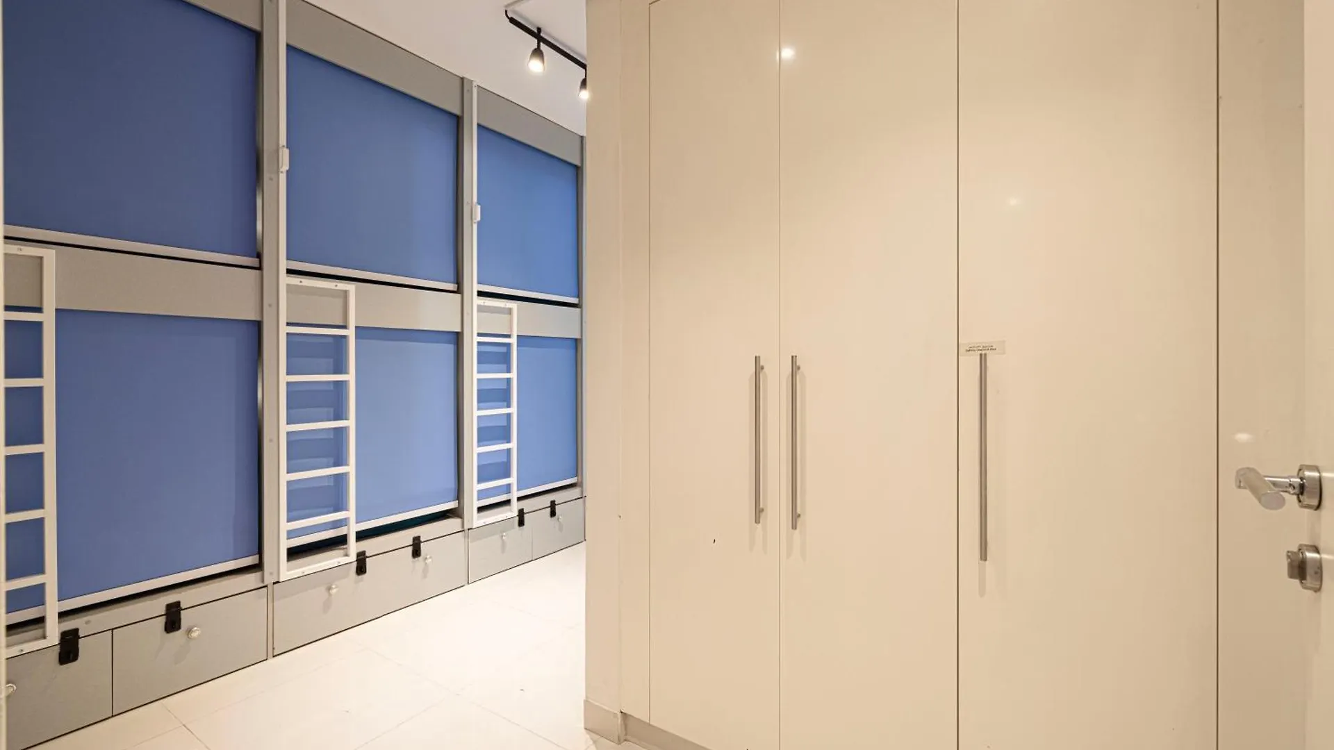 Next'House - Downtown Views Host Hostel Dubai