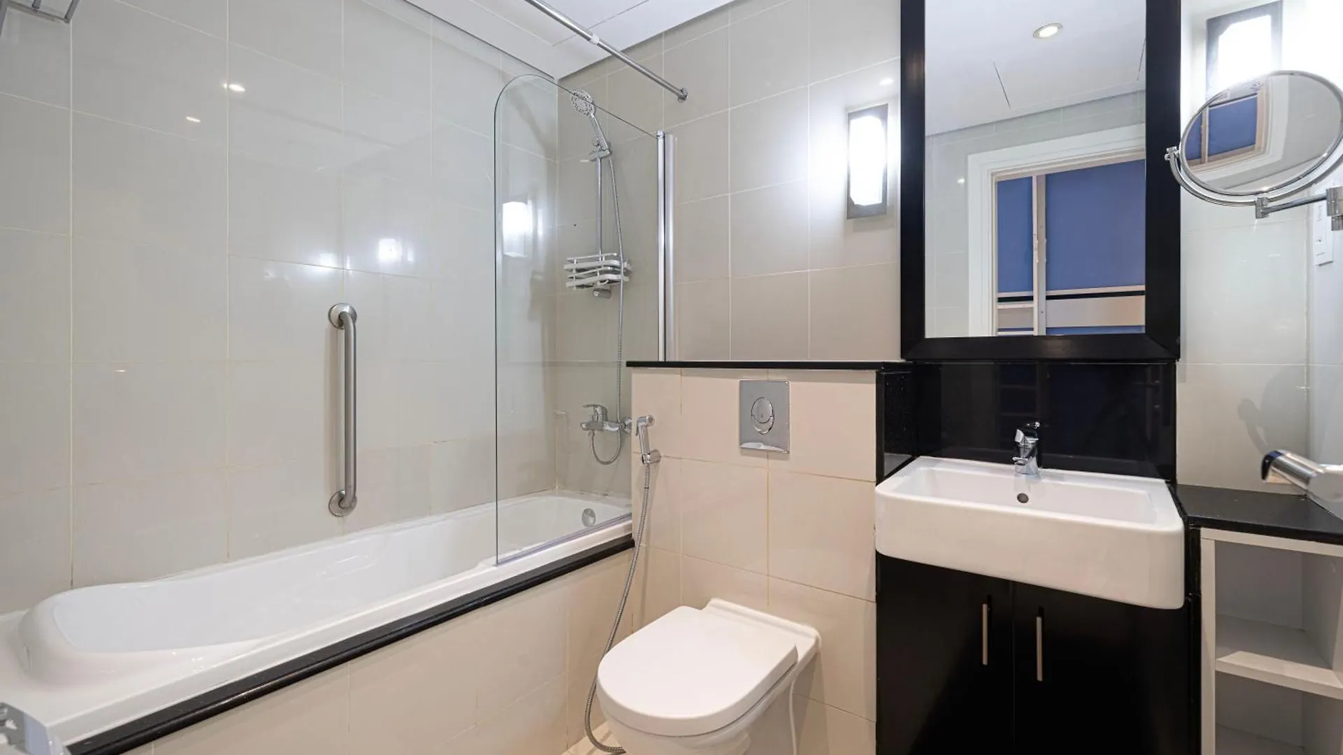 Next'House - Downtown Views Host Hostel Dubai United Arab Emirates