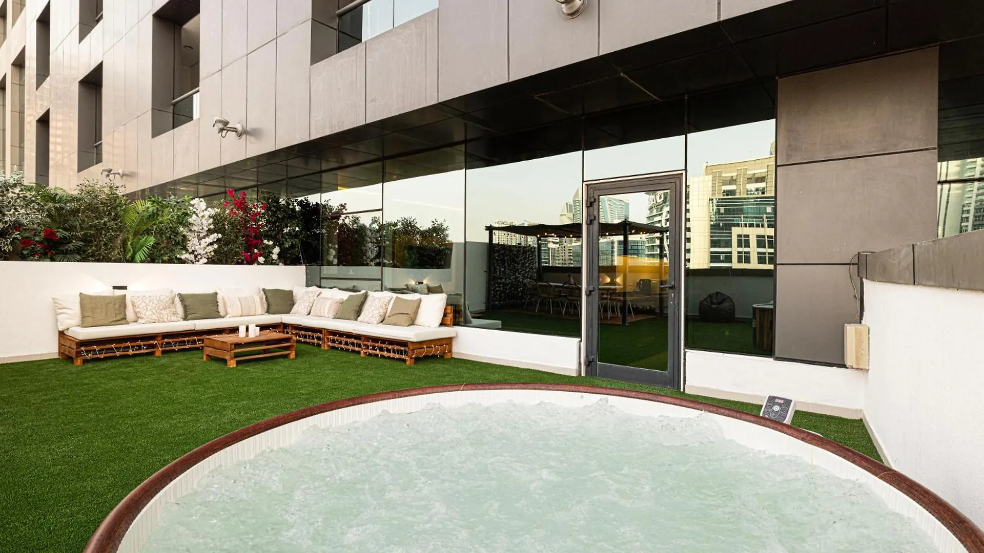 Next'House - Downtown Views Host Hostel Dubai