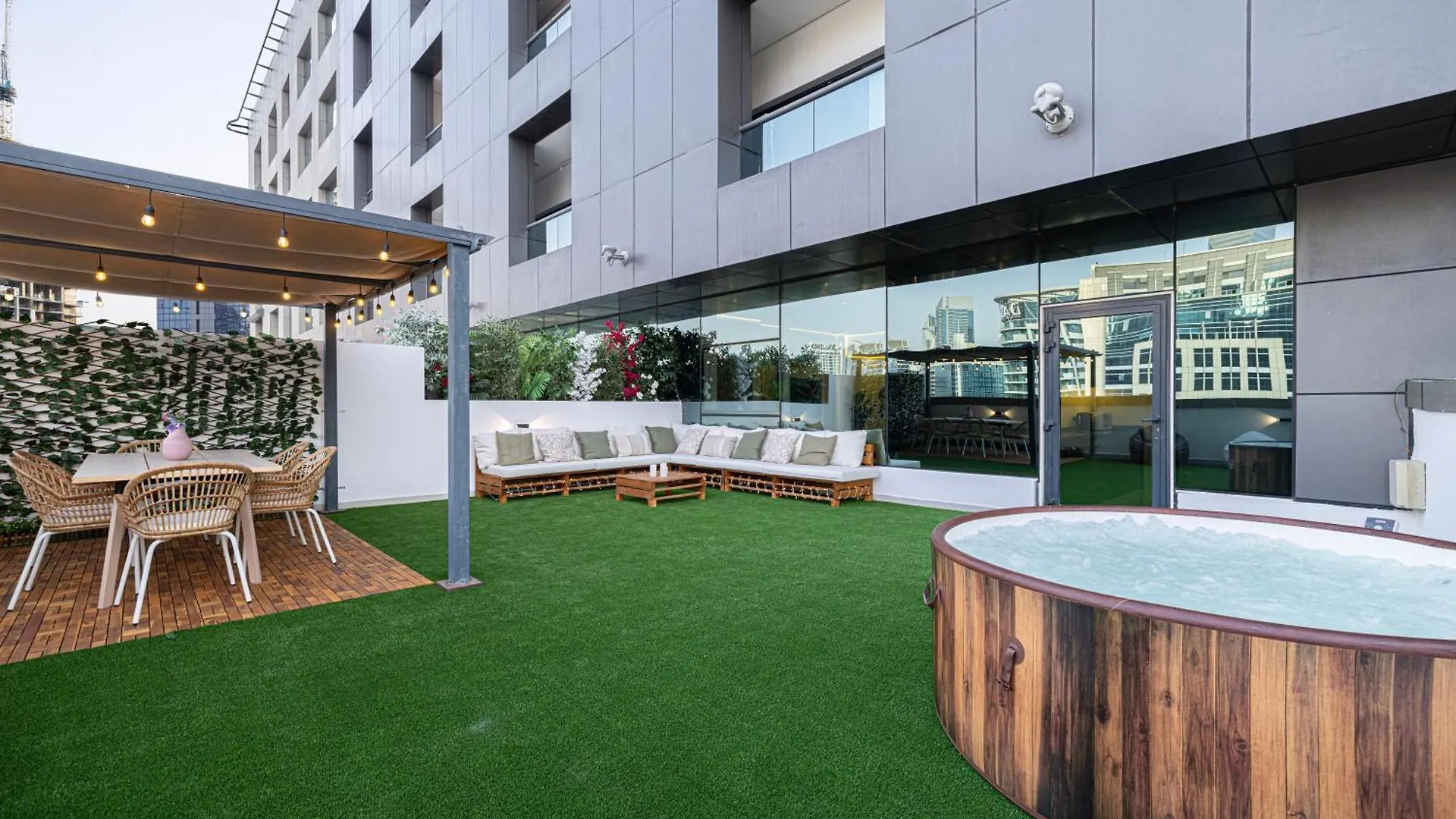 Next'House - Downtown Views Host Hostel Ντουμπάι